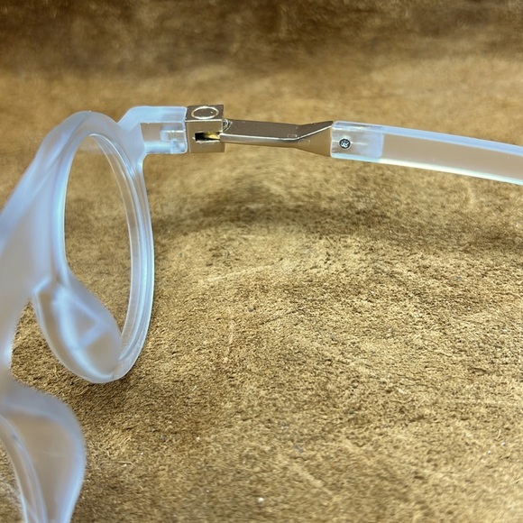 Clear Lens Non-Prescription Glasses - Picture 6 of 8